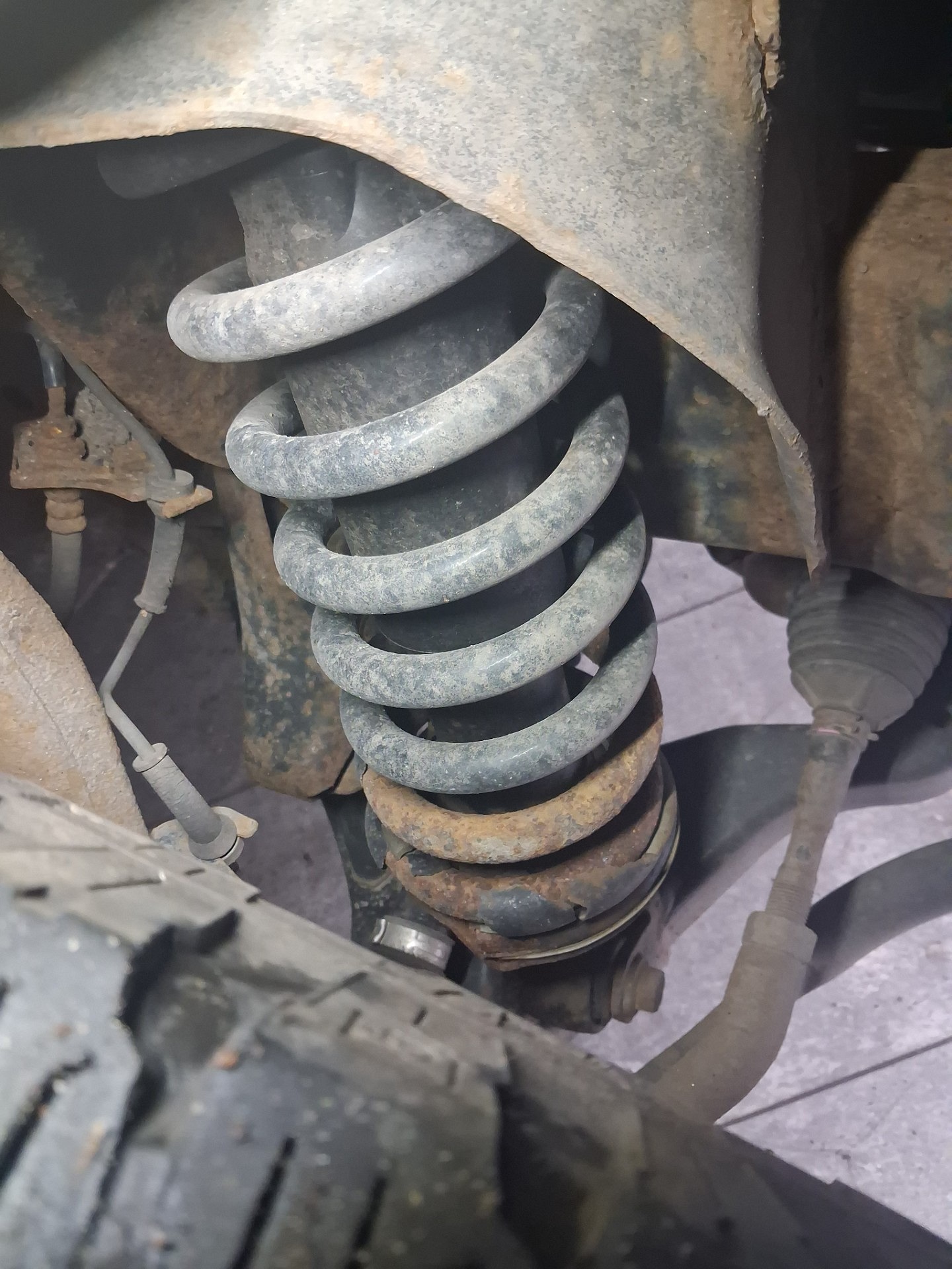 Przednie odboje i osłony - NISSAN PATHFINDER III