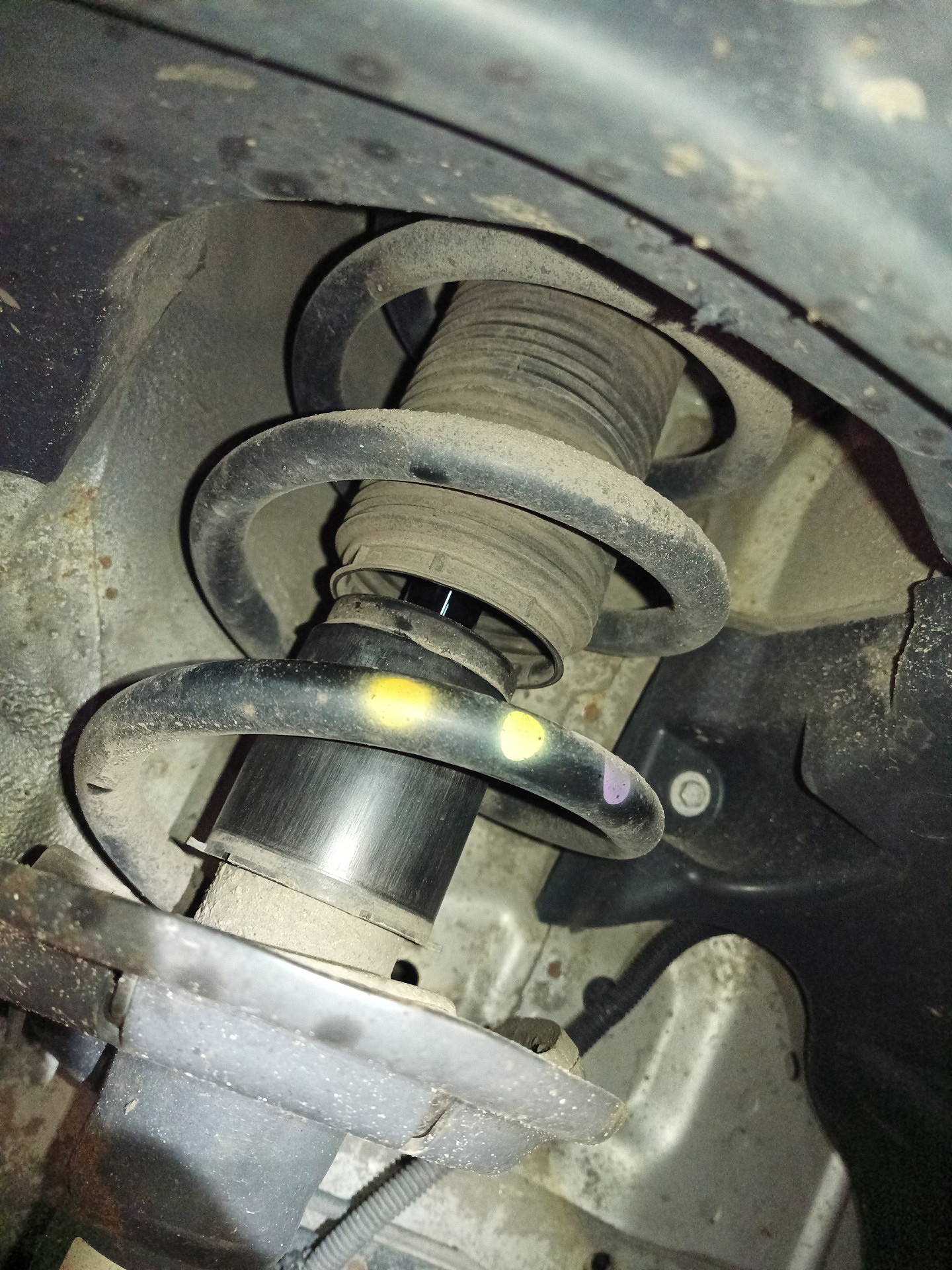 Odboje i osłony na przedniej osi - FORD TRANSIT CUSTOM nadwozie pełne
