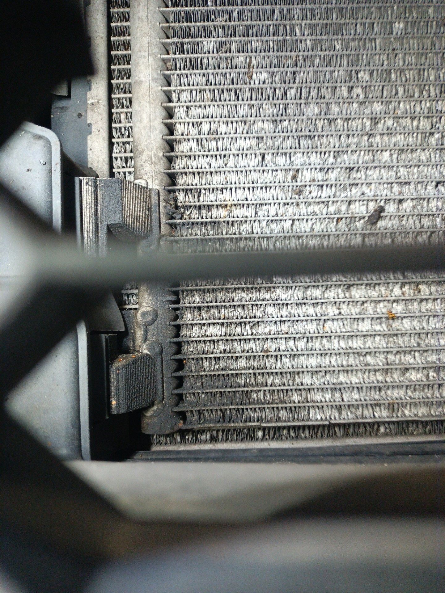 Stan skraplacza klimatyzacji - SKODA SUPERB III Kombi