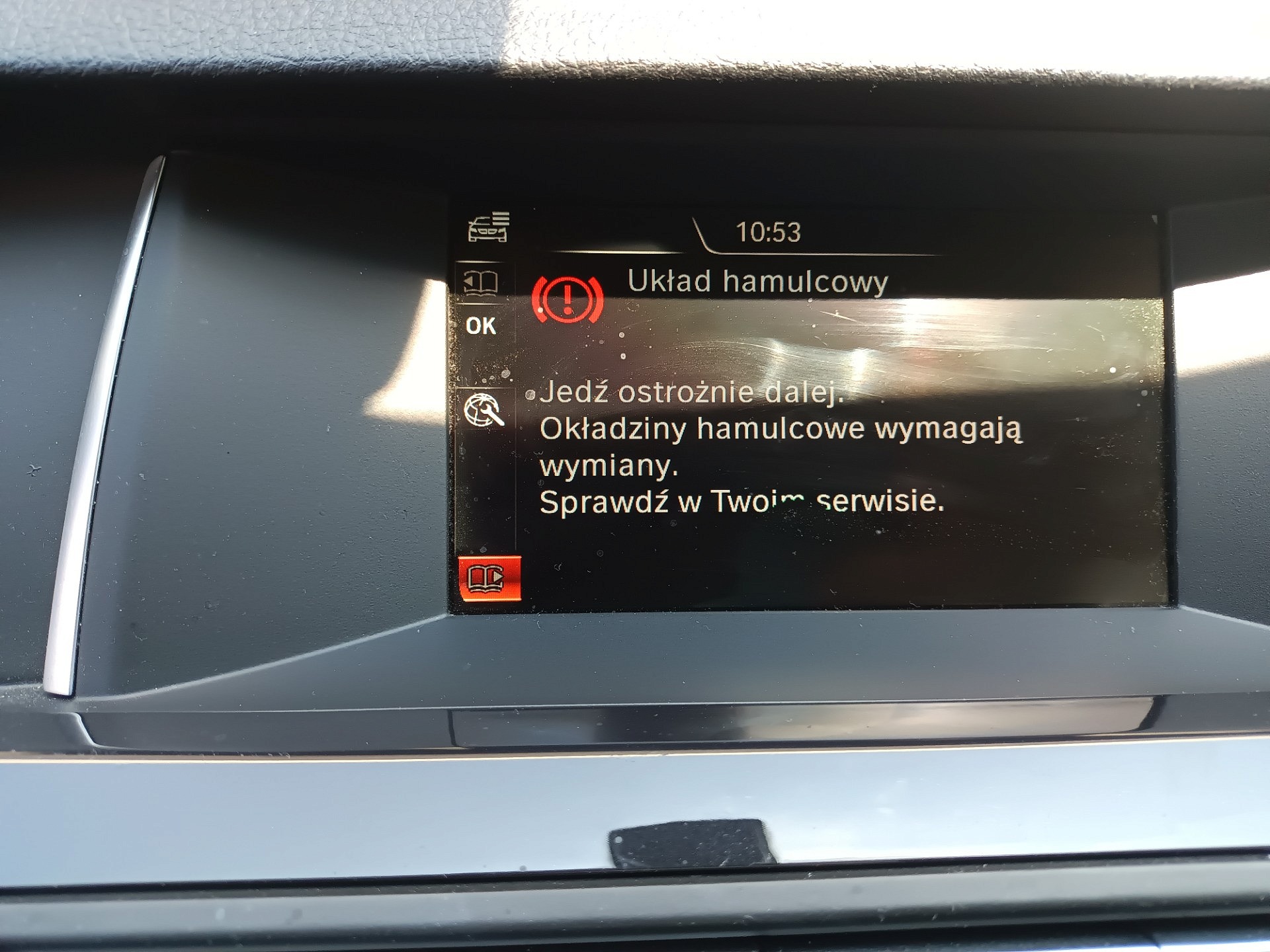 Komunikaty na desce rozdzielczej - BMW 5