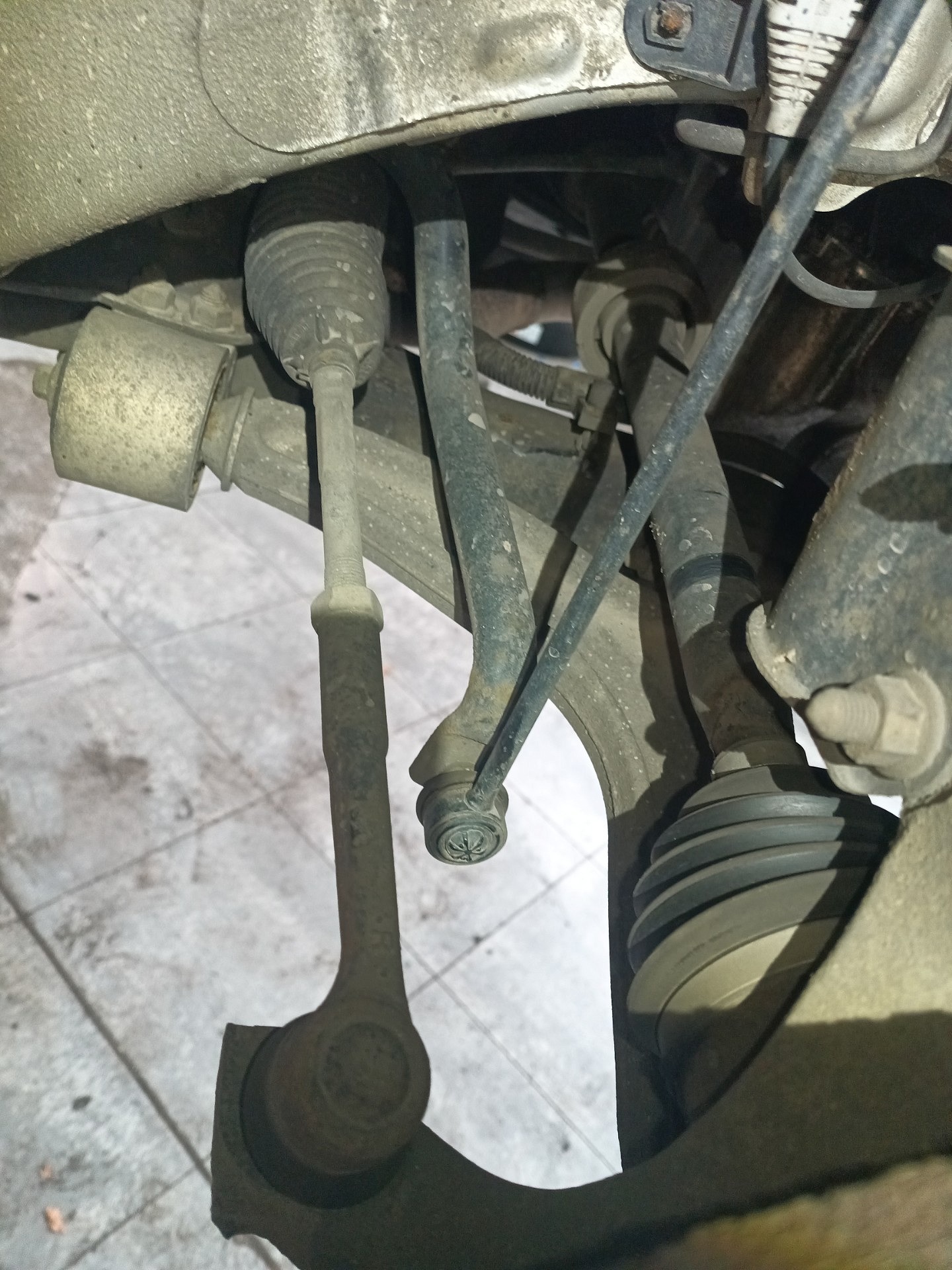 Zawieszenie z przodu - OPEL VECTRA C Kombi