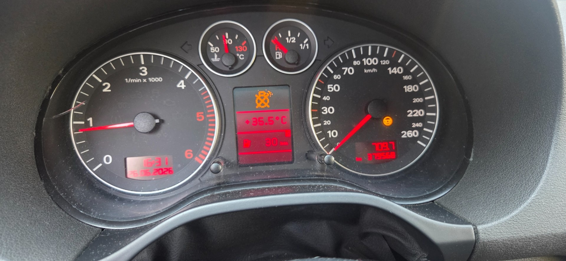 Komunikaty na desce rozdzielczej - AUDI A3