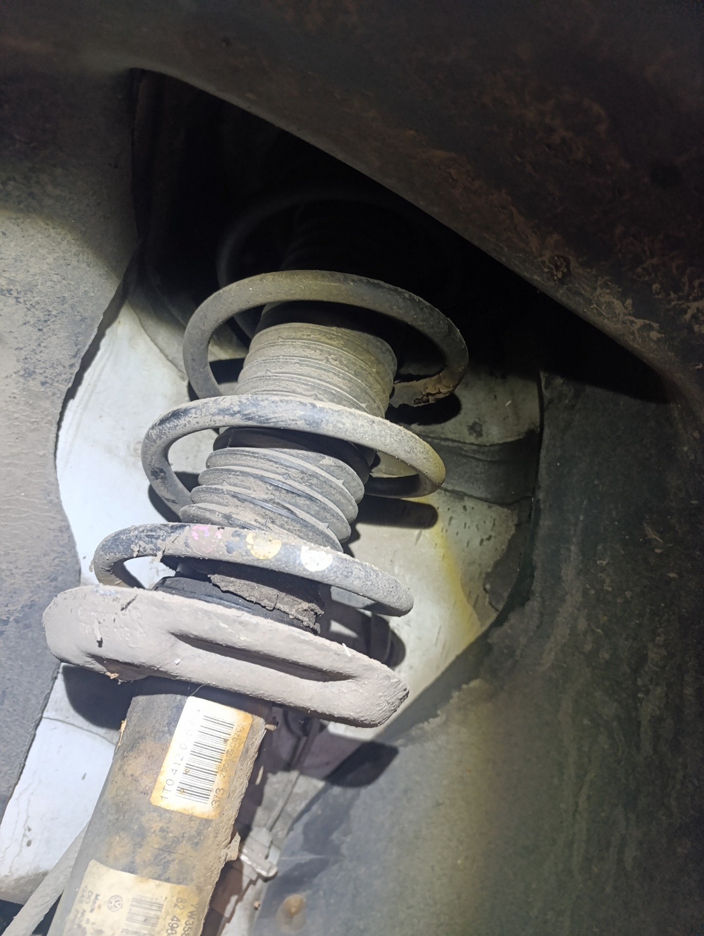 Stan sprężyn z przodu - VW TOURAN